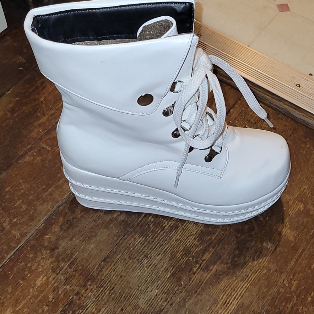 Boots - Picture 2 of 4